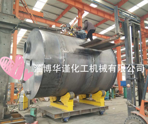 乳化瀝青攪拌罐加工中
